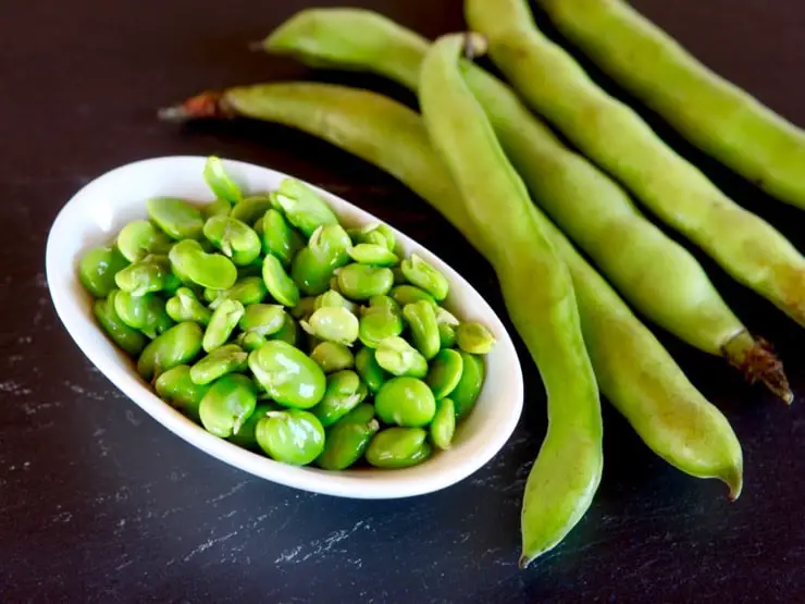 Preperation of and Cooking Fresh Fava Beans - everybodylovesitalian
